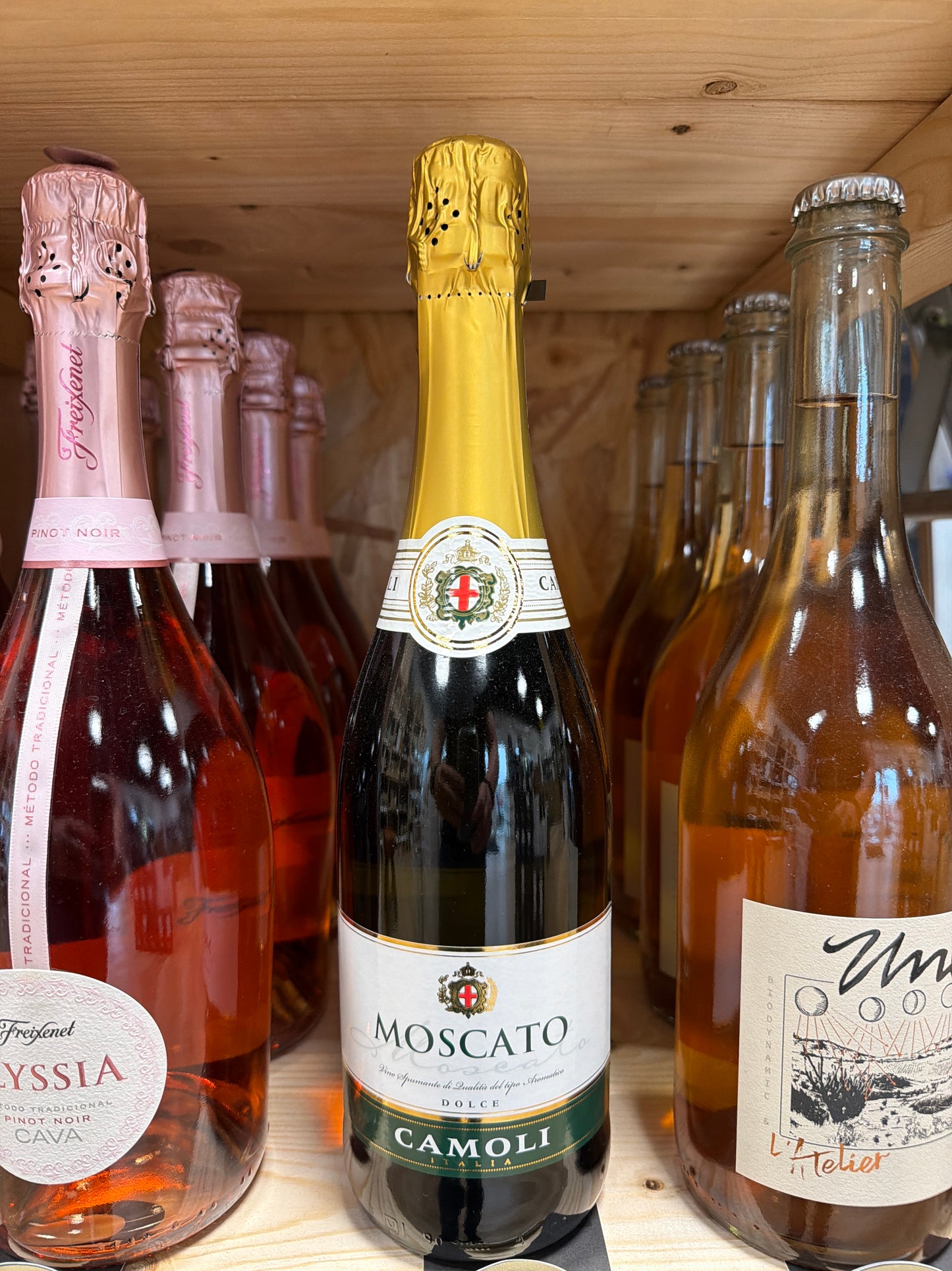 Moscato Spumante Asti CAMOLI
Dolce
Toso
Dessertvin - Moscato - 75 cl - 6,00 %